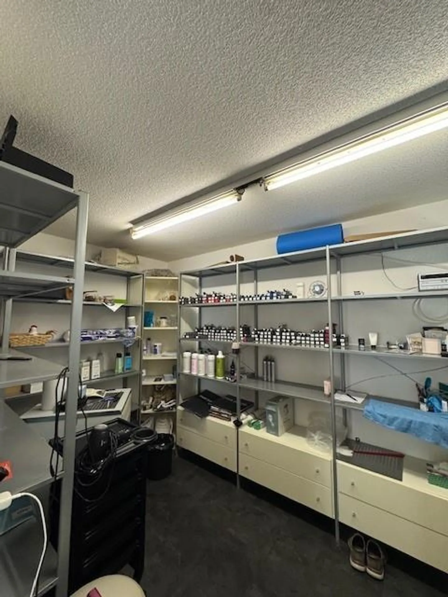 Locali commerciali attraenti in una posizione ben sviluppata - versatili n... - Foto 3 di 6