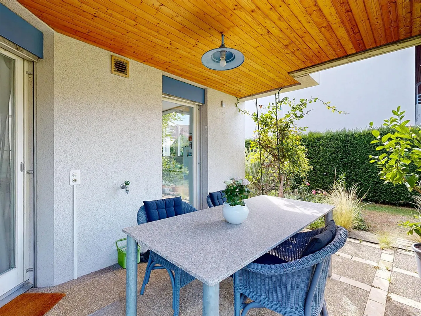 Maison familiale jumelée spacieuse de 6,5 pièces avec beau jardin - Photo 15 sur 18