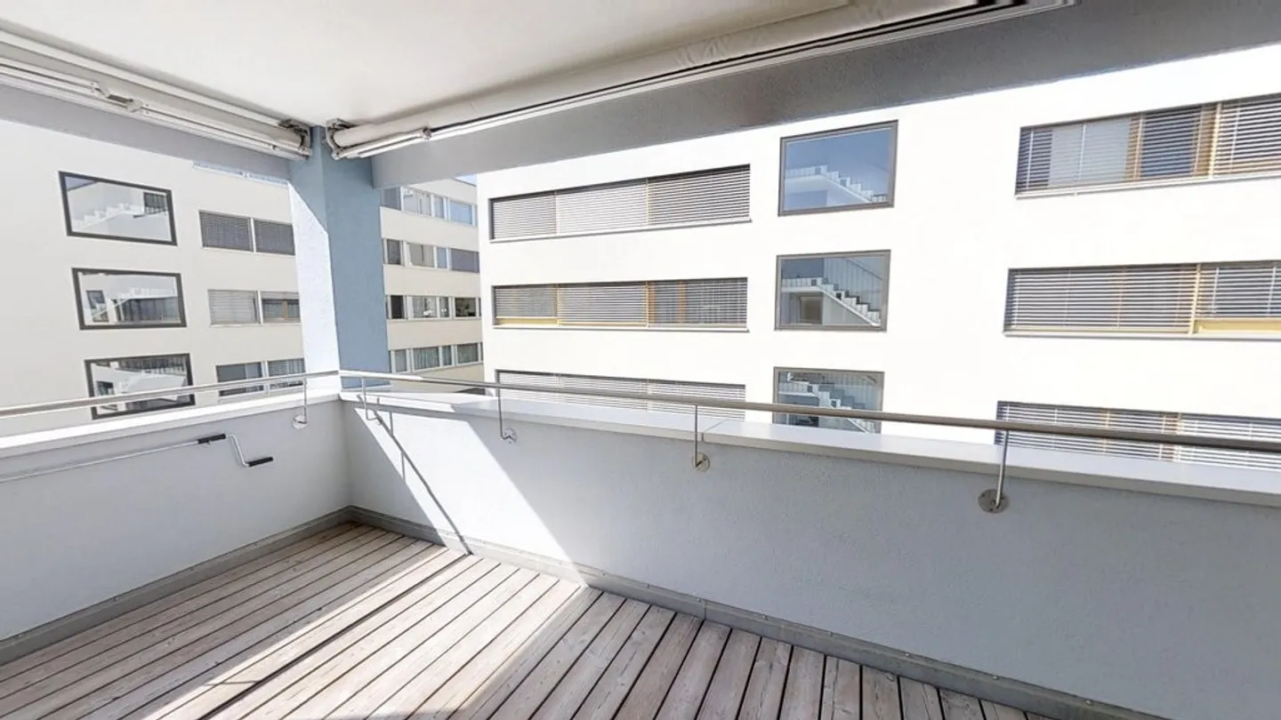 Appartamento moderno con balcone - Foto 11 di 12