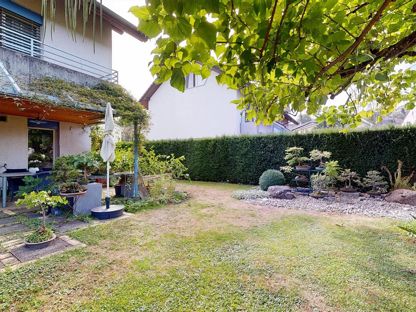 Maison familiale jumelée spacieuse de 6,5 pièces avec beau jardin - Photo 18 sur 18
