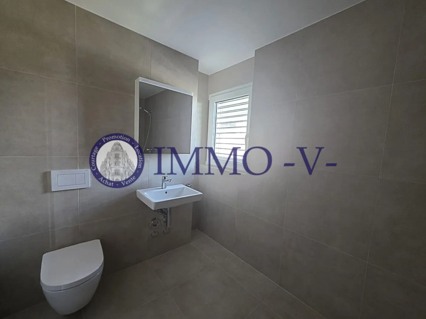 Appartement moderne avec balcon - Photo 6 sur 6