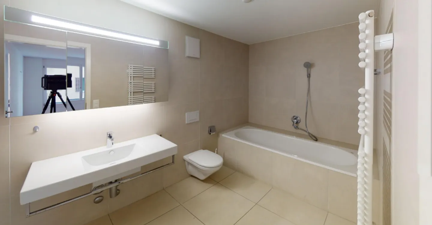 Spacious apartment in the heart of Zurich Seefeld! - Photo 3 of 8