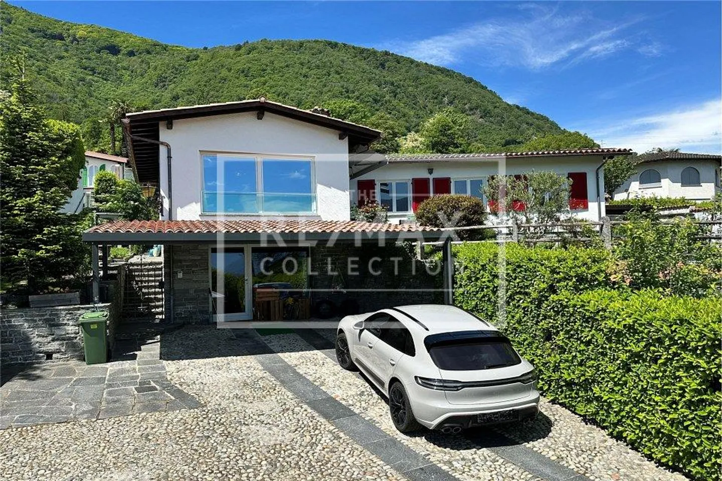 Maison avec un aperçu du lac - Photo 1 sur 13