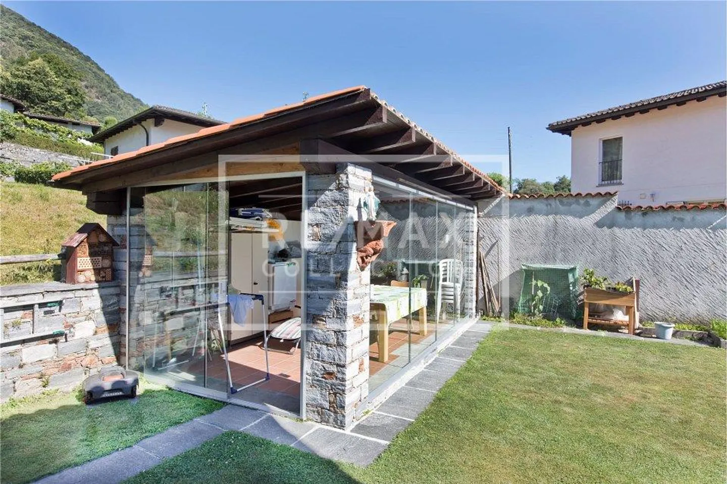 Maison avec un aperçu du lac - Photo 5 sur 13
