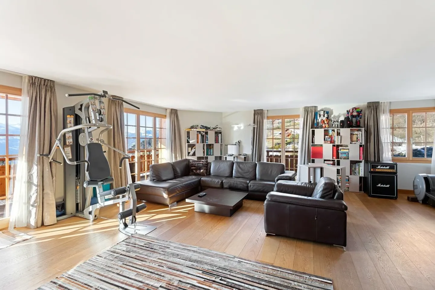 Superlative Chalet with 15 Rooms, Elevator and Panoramic View! - Photo 11 of 13