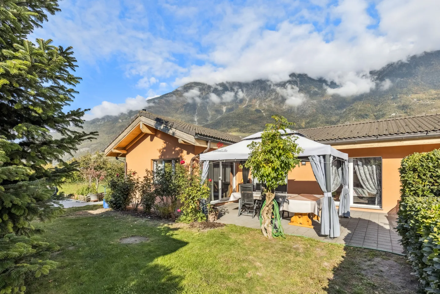 Villa al piano terra con sei posti auto - Foto 1 di 8