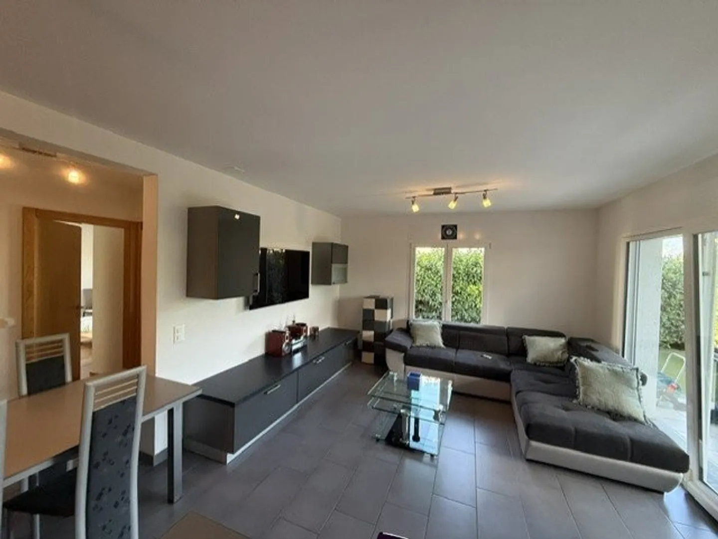 Charming Ground-Floor Apartment - Photo 1 of 6