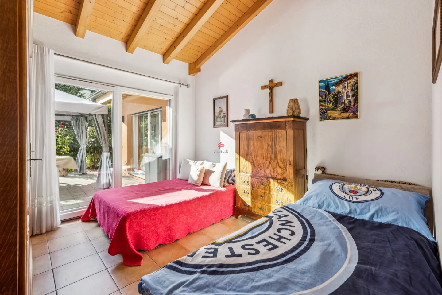 Villa al piano terra con sei posti auto - Foto 5 di 8