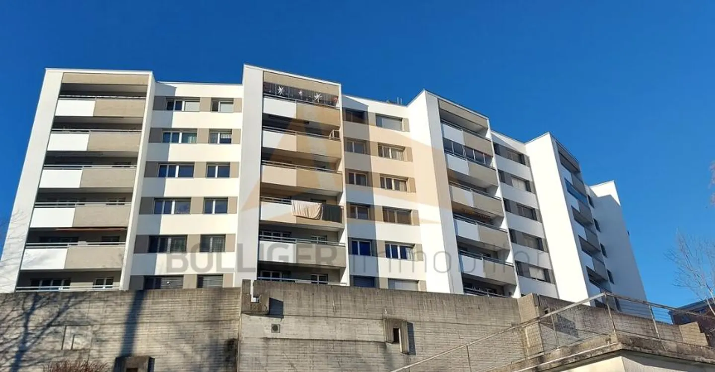 IN VENDITA APPARTAMENTO DI 6 LOCALI 170 M2 CON GARAGE INDIVIDUALE - Foto 3 di 12