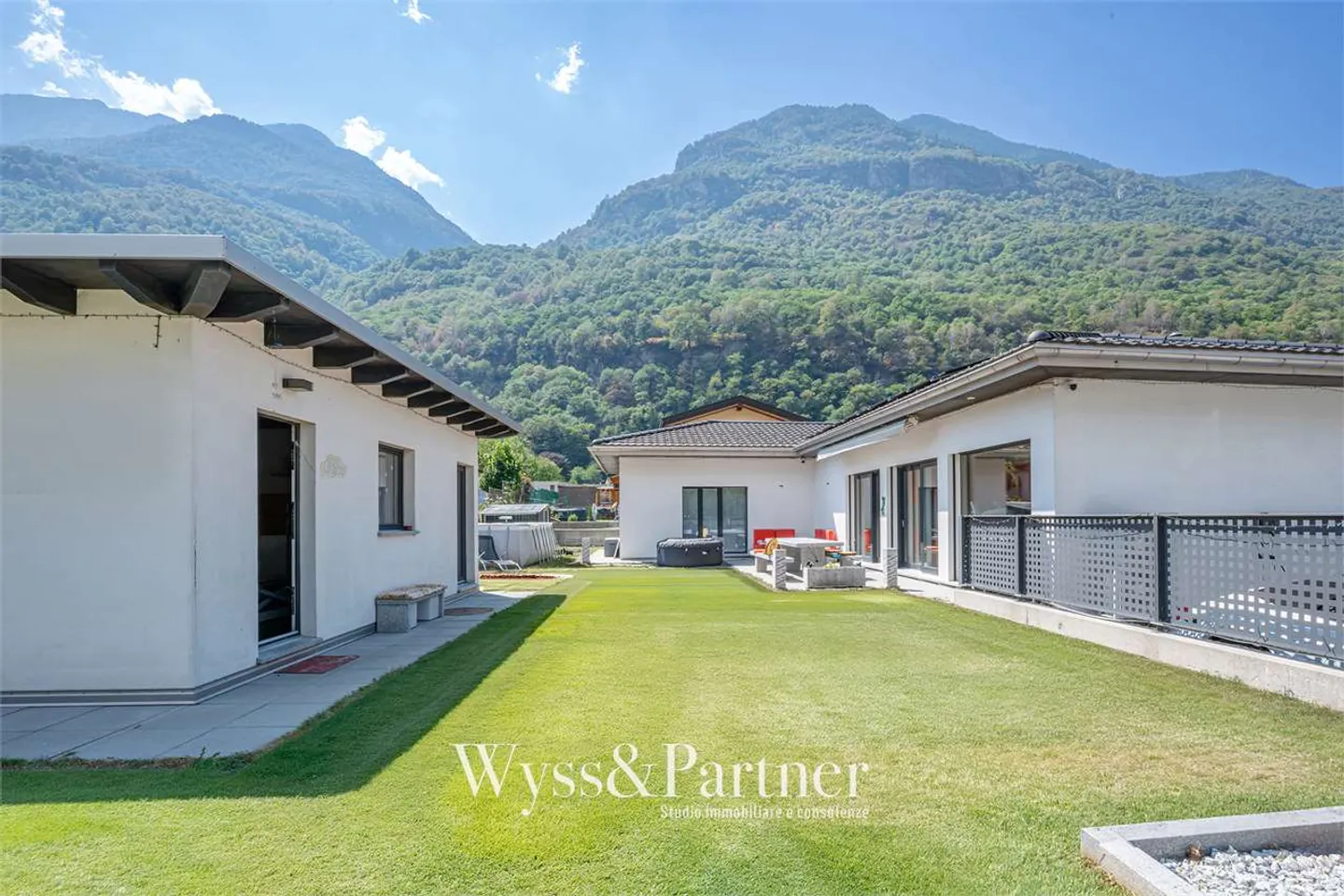 Iragna - Maison individuelle 4.5 pièces avec grand jardin et dépendance - Photo 2 sur 13