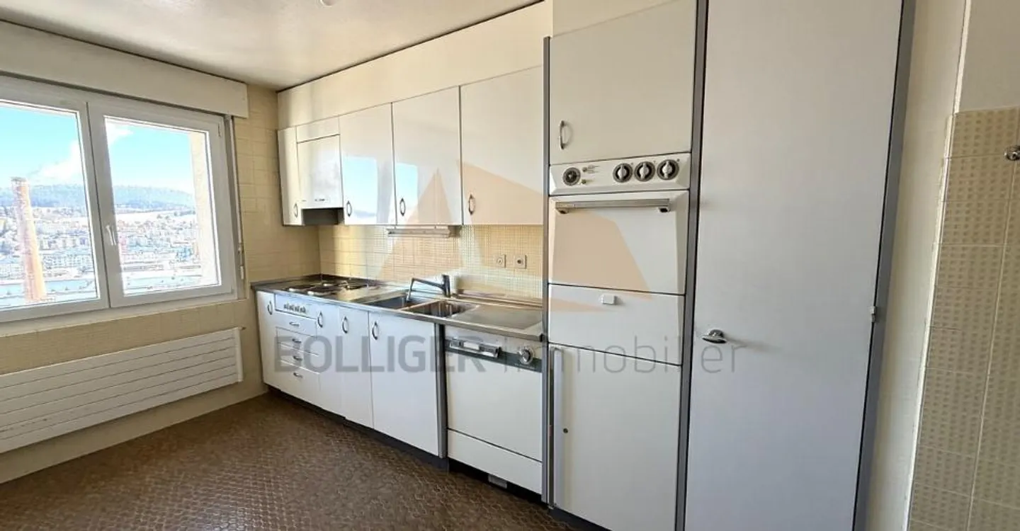 IN VENDITA APPARTAMENTO DI 6 LOCALI 170 M2 CON GARAGE INDIVIDUALE - Foto 9 di 12
