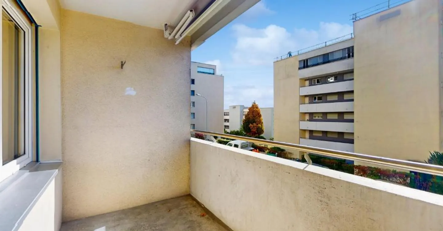 Appartement entièrement rénové - Photo 9 sur 10