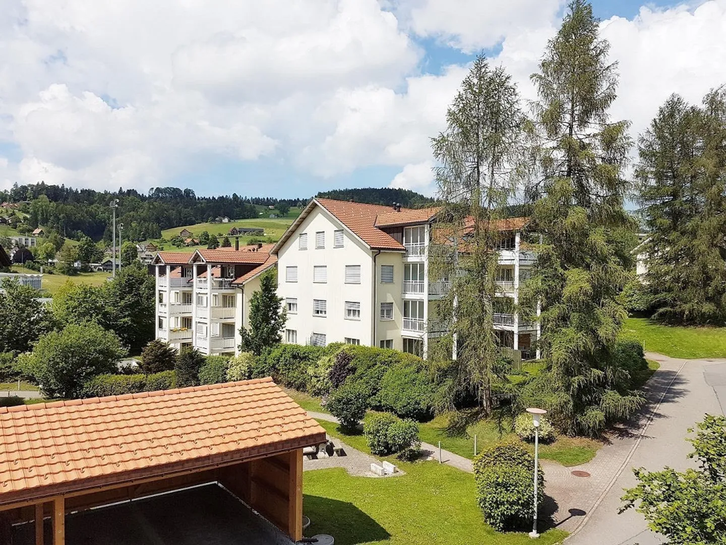 Beautiful and spacious 4.5 room apartment in a quiet yet central location - Photo 1 of 7