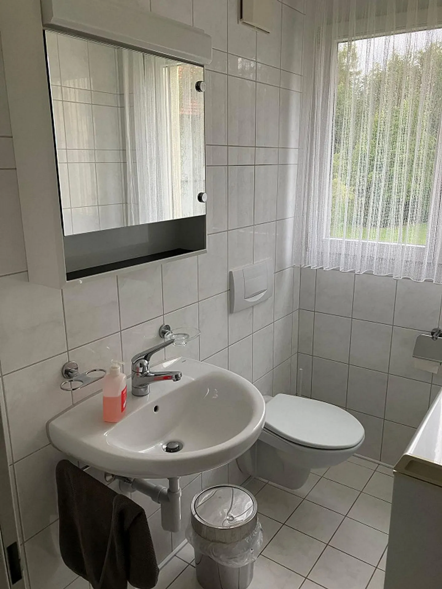 Beautiful and spacious 4.5 room apartment in a quiet yet central location - Photo 3 of 7