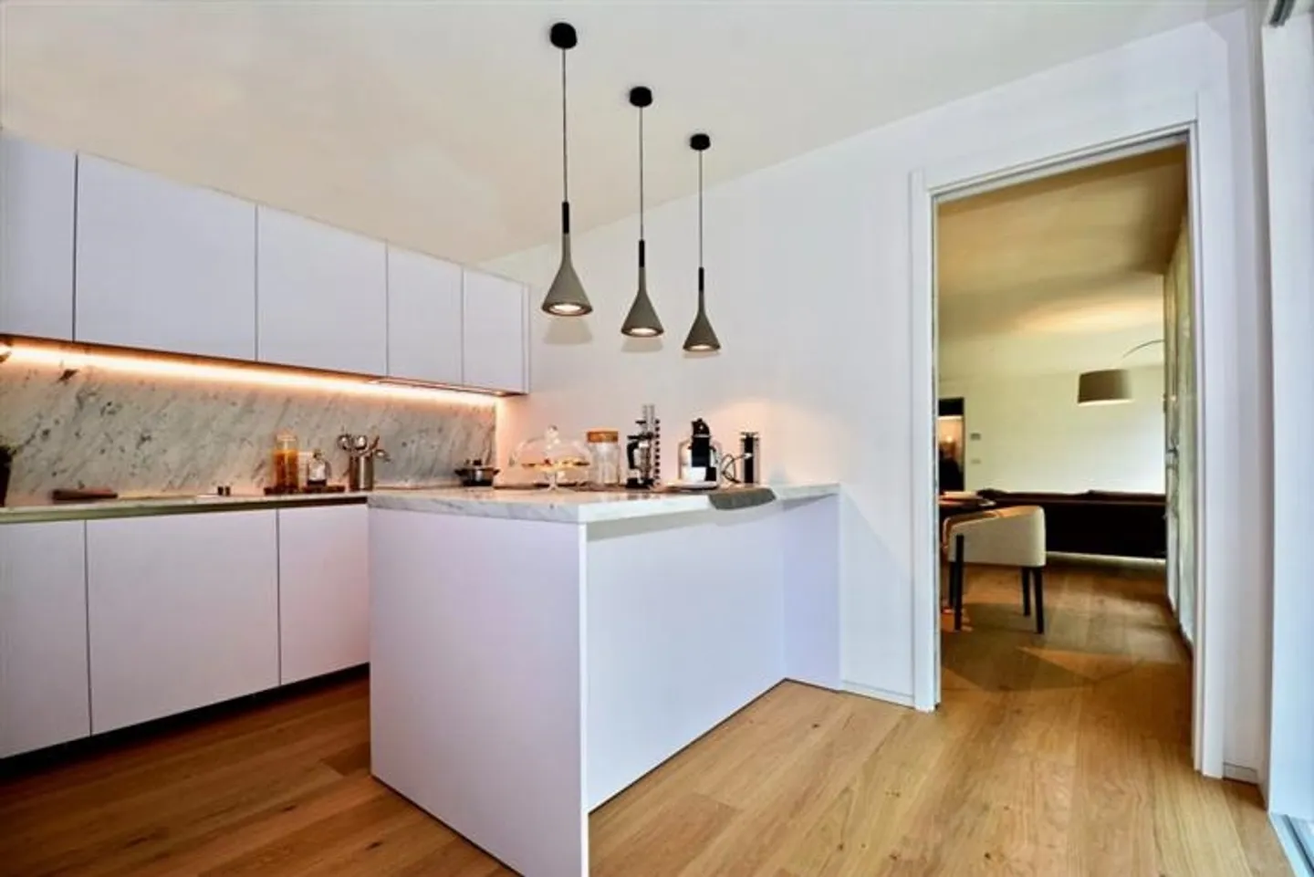 «5 Zimmer Attikawohnung» - Foto 2 di 4