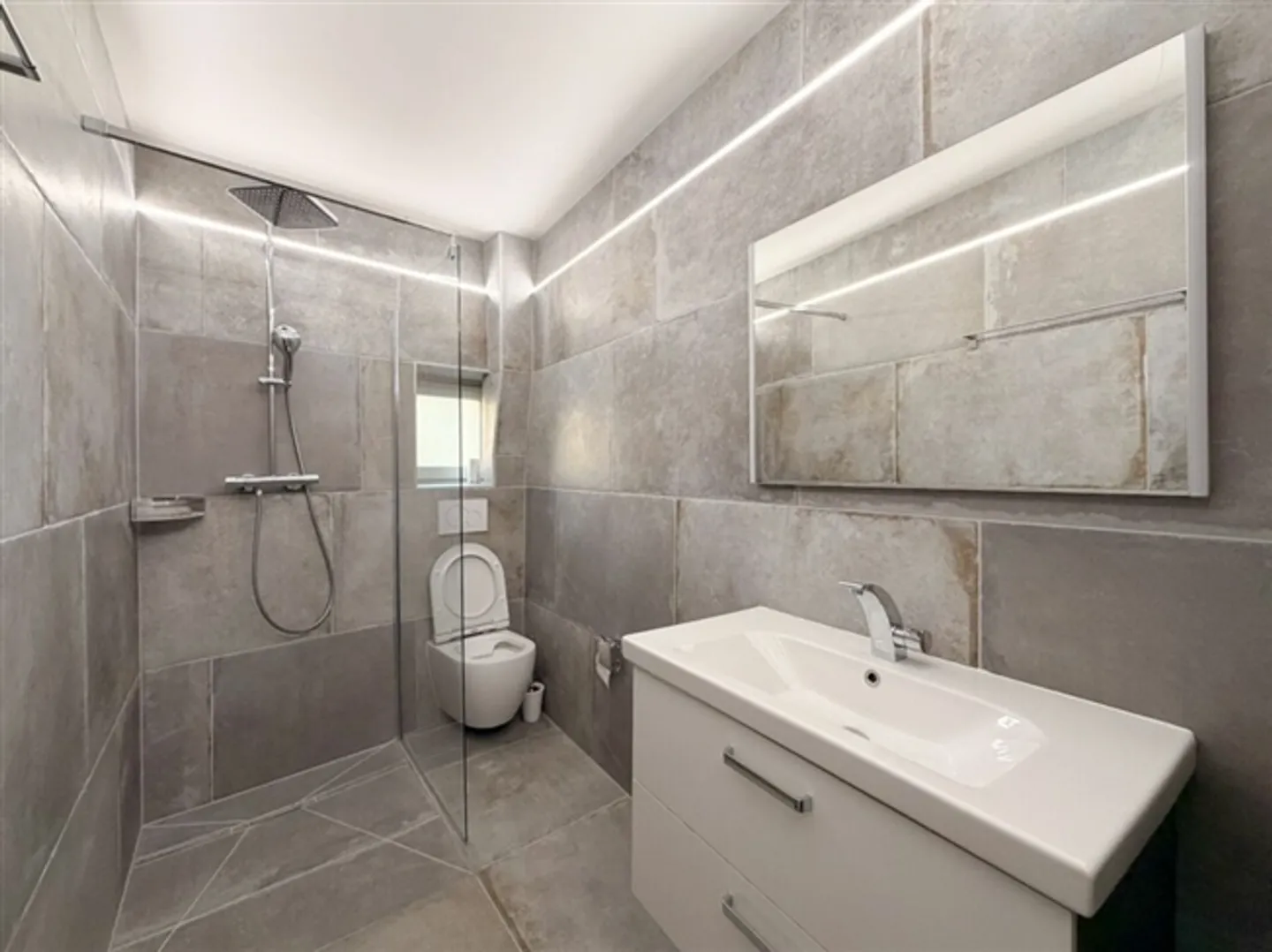 In affitto: Casa adiacente con 6,5 stanze - Foto 10 di 20