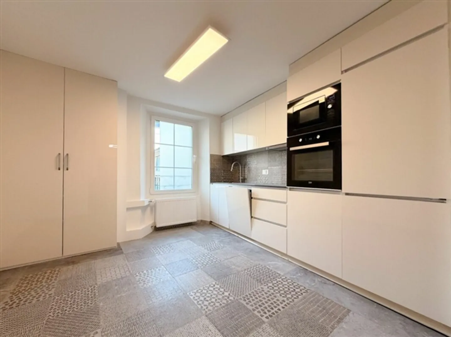 In affitto: Casa adiacente con 6,5 stanze - Foto 11 di 20