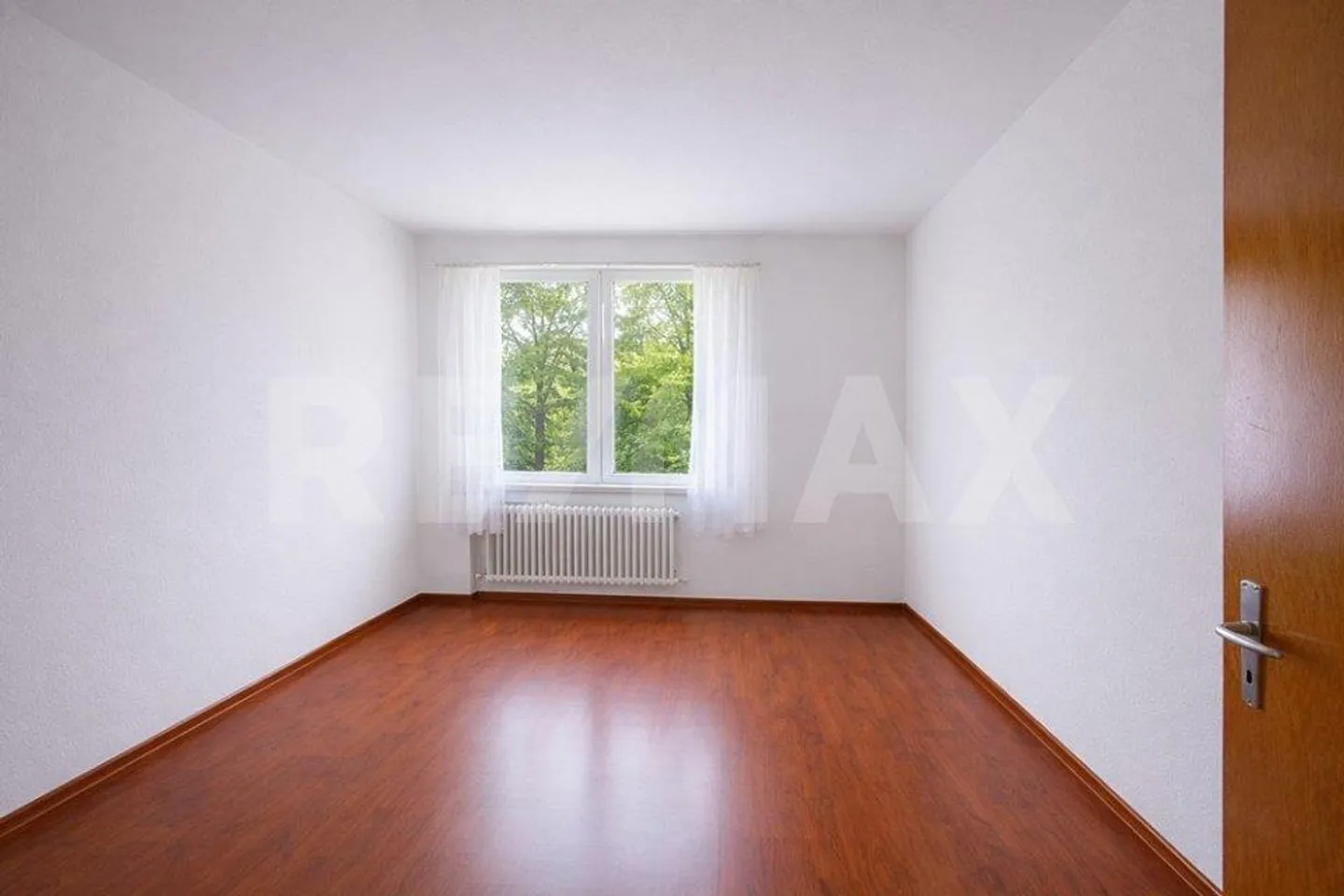 Charming 4.5-room apartment on the 4th floor – quiet and central - Photo 3 of 9