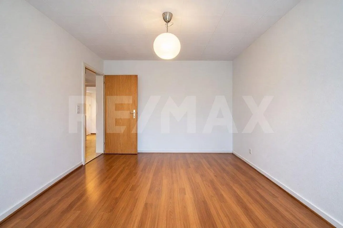 Charming 4.5-room apartment on the 4th floor – quiet and central - Photo 5 of 9