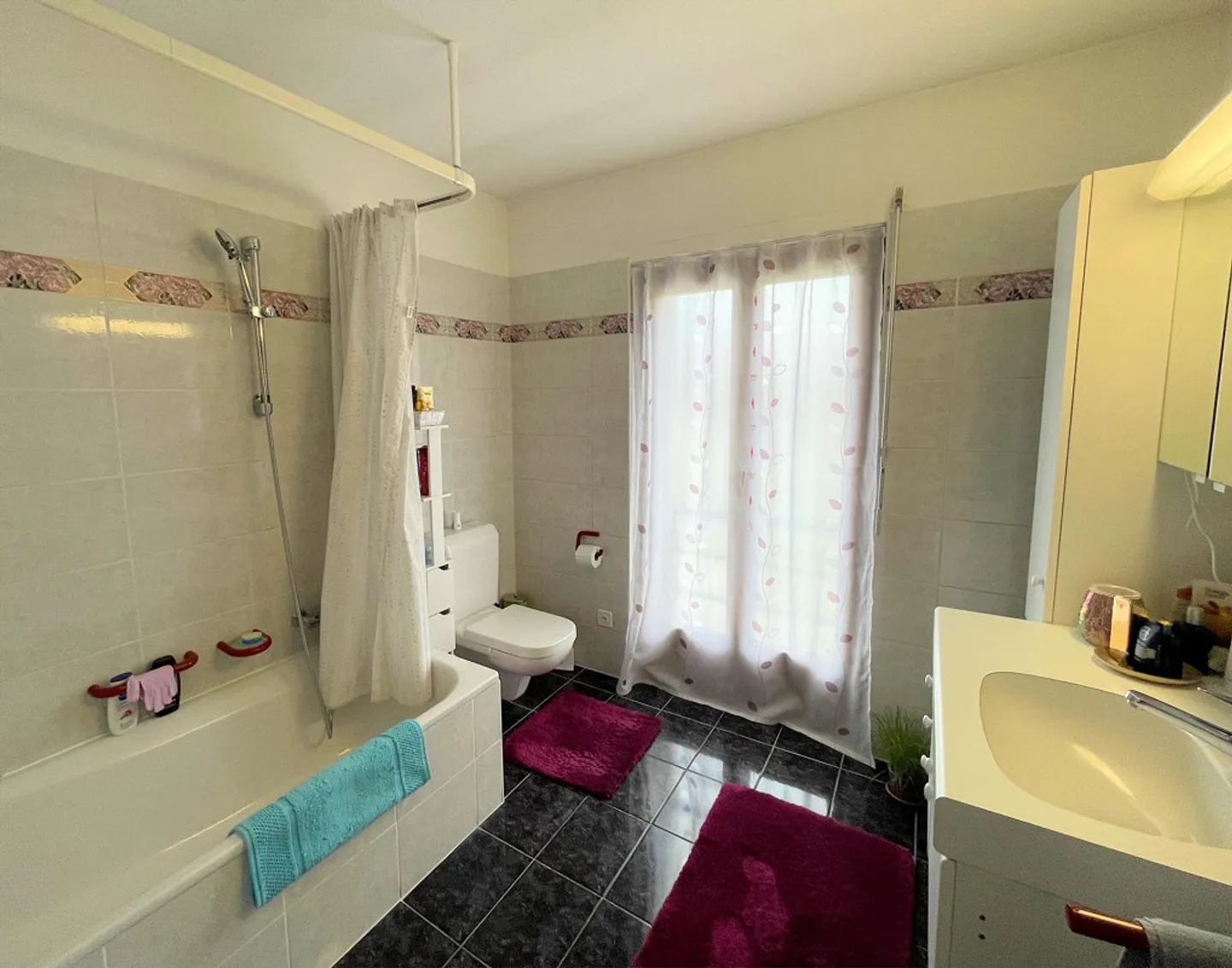Casa bifamiliare con piscina, ampia terrazza e bel giardino - Foto 14 di 18