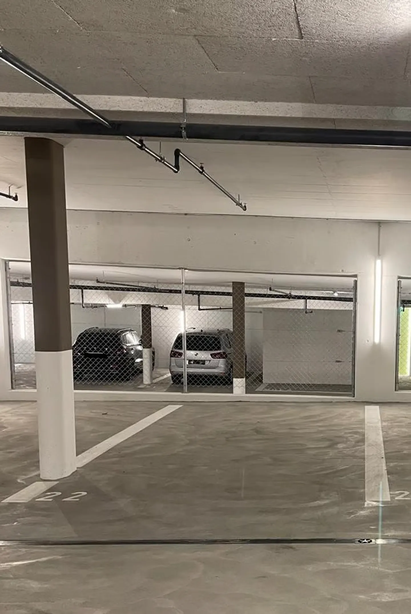 Parking space in underground garage for rent - Photo 2 of 3