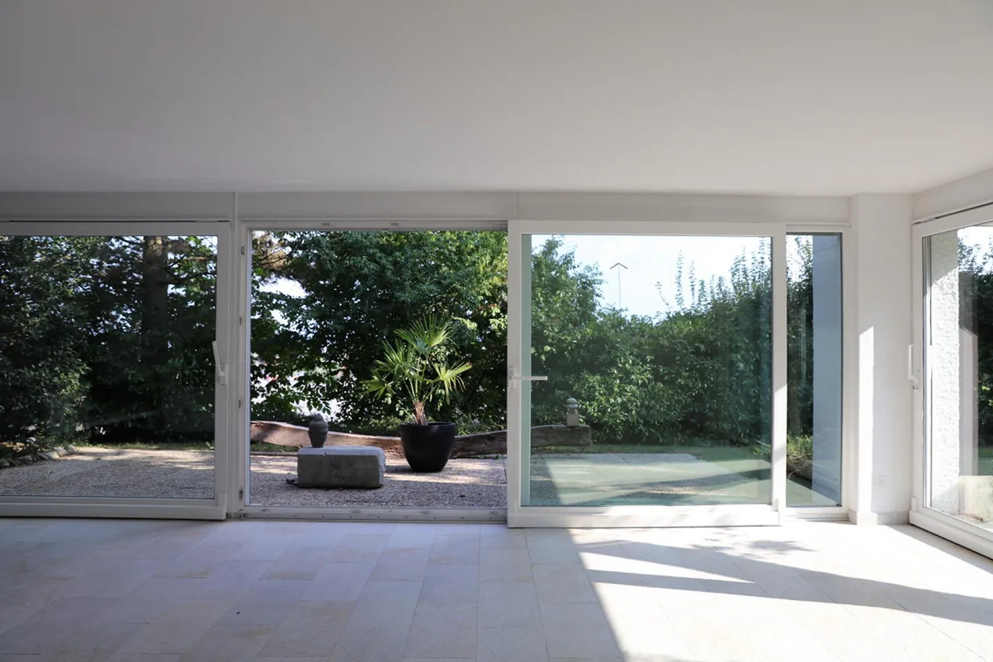 Modern Ground Floor Apartment with Large Patio - Photo 3 of 13