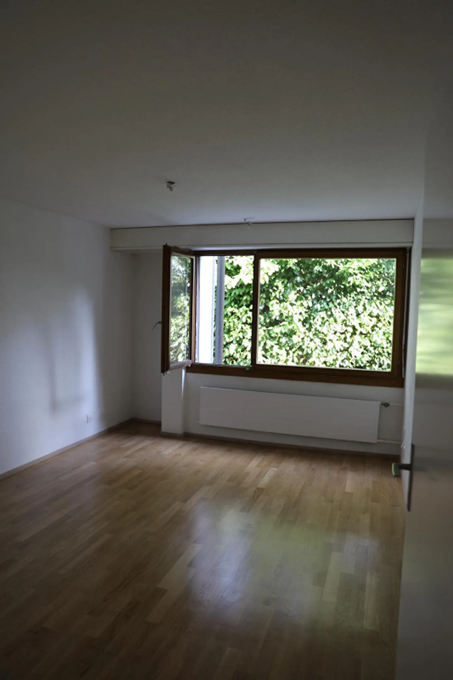 Modern Ground Floor Apartment with Large Patio - Photo 12 of 13