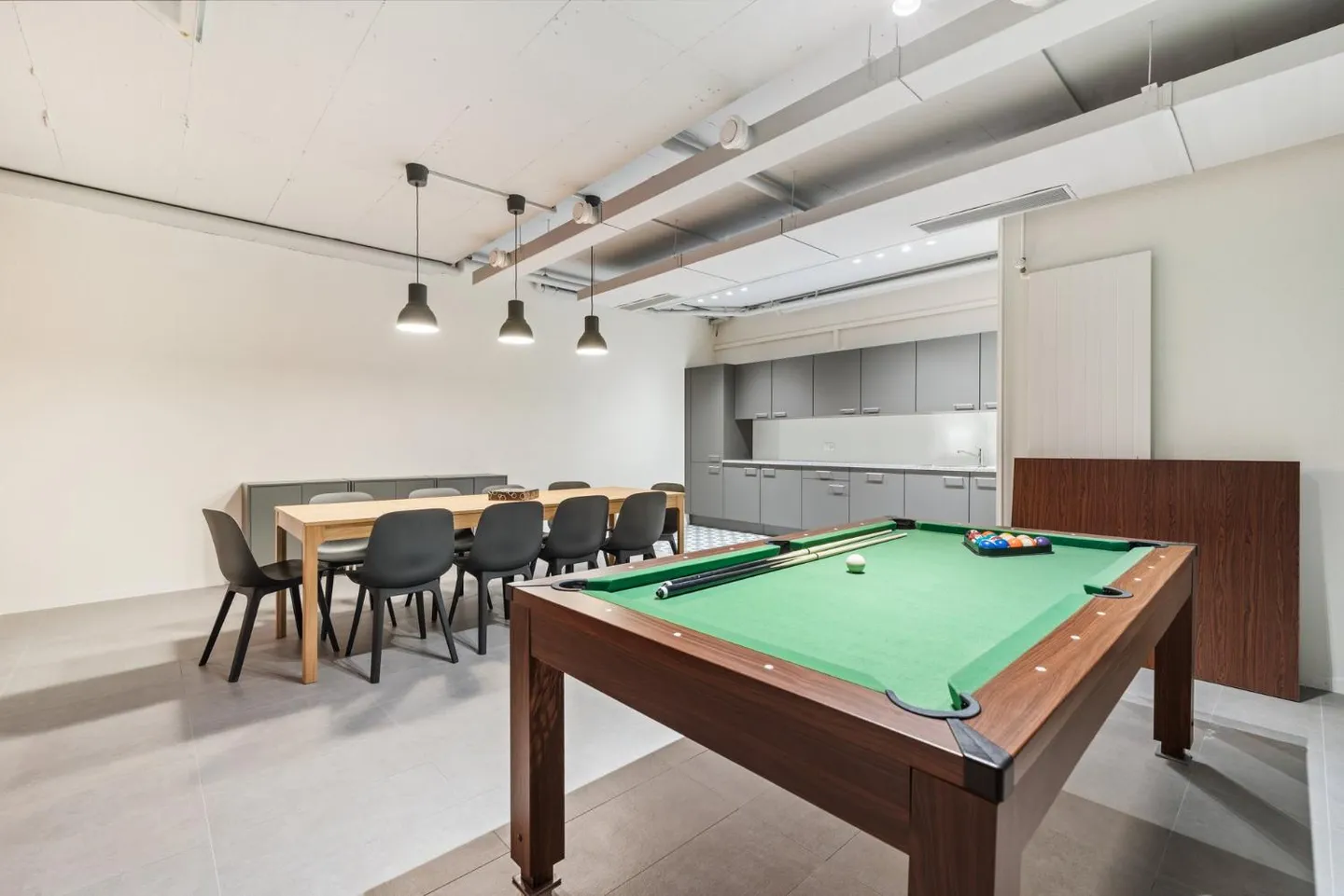 Furnished studio, ideal location near the city center - Photo 5 of 7