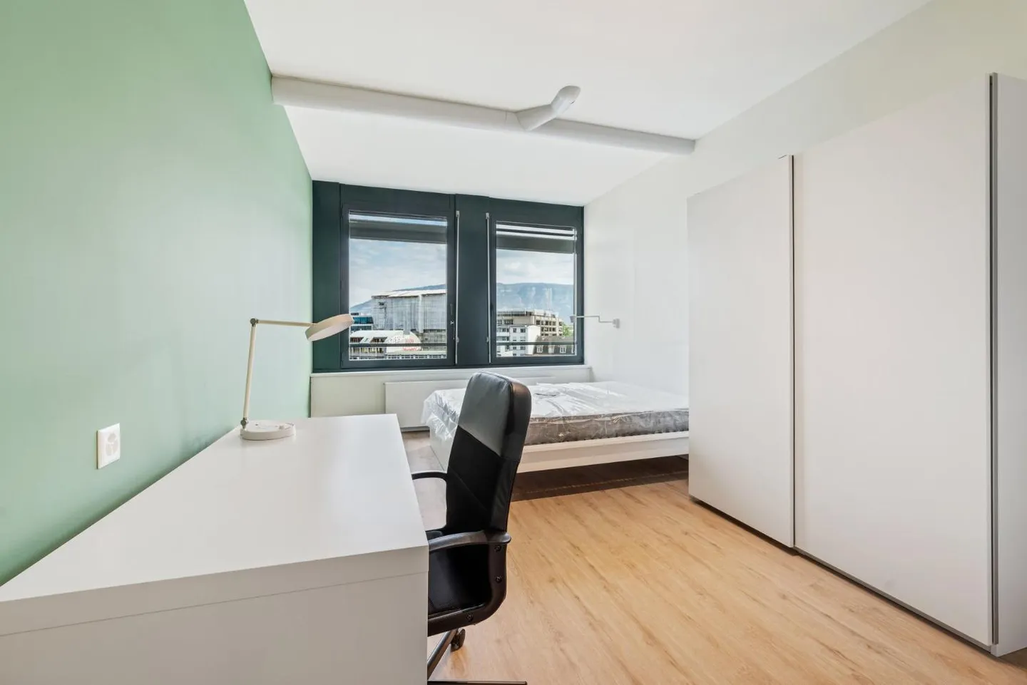 Furnished studio, ideal location near the city center - Photo 6 of 7