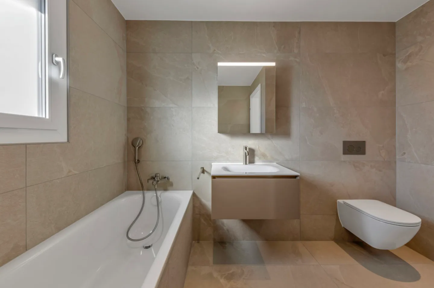 Modern Family Home in Lentigny - Photo 6 of 7