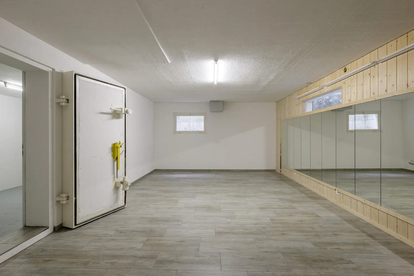 VIVERE SOPRA TUTTO – ABITAZIONE GENEROSA CON PISCINA E VISTA APERTA - Foto 19 di 22
