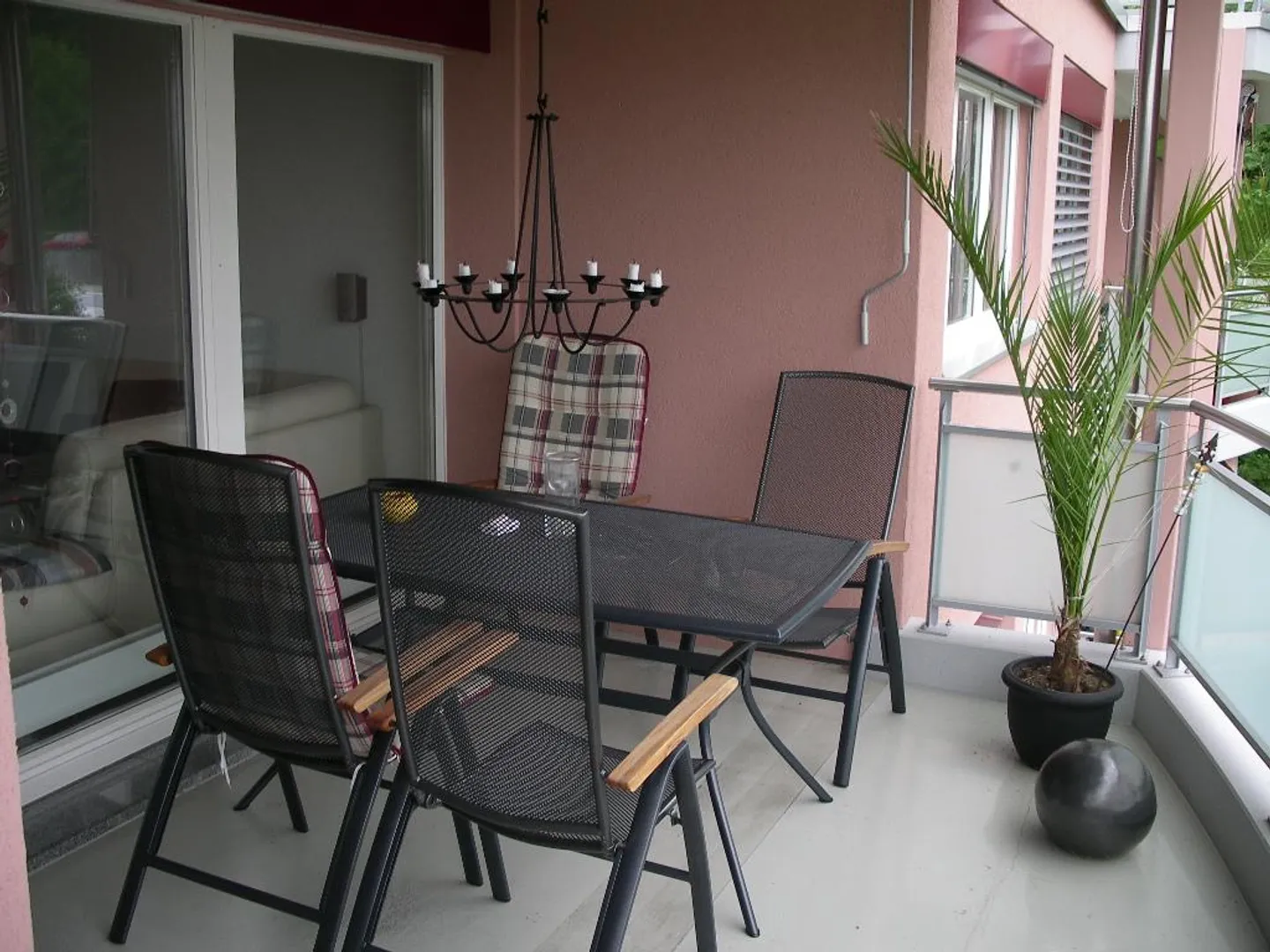 Appartamento tranquillo con grande balcone - Foto 9 di 12