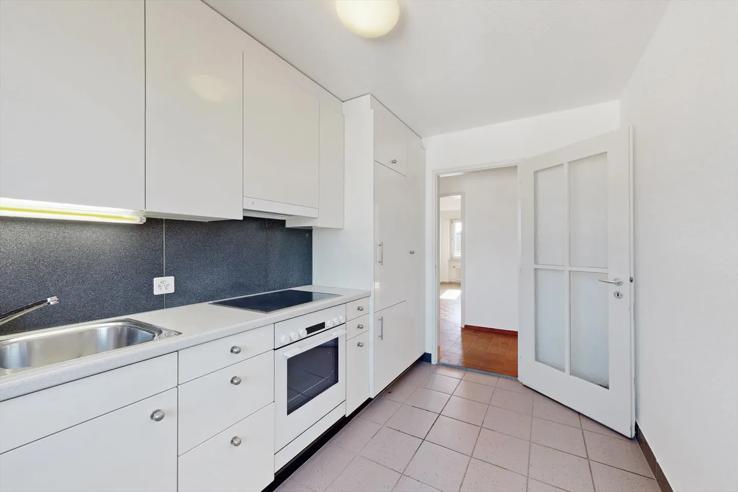 Apartment for rent - Photo 4 of 11