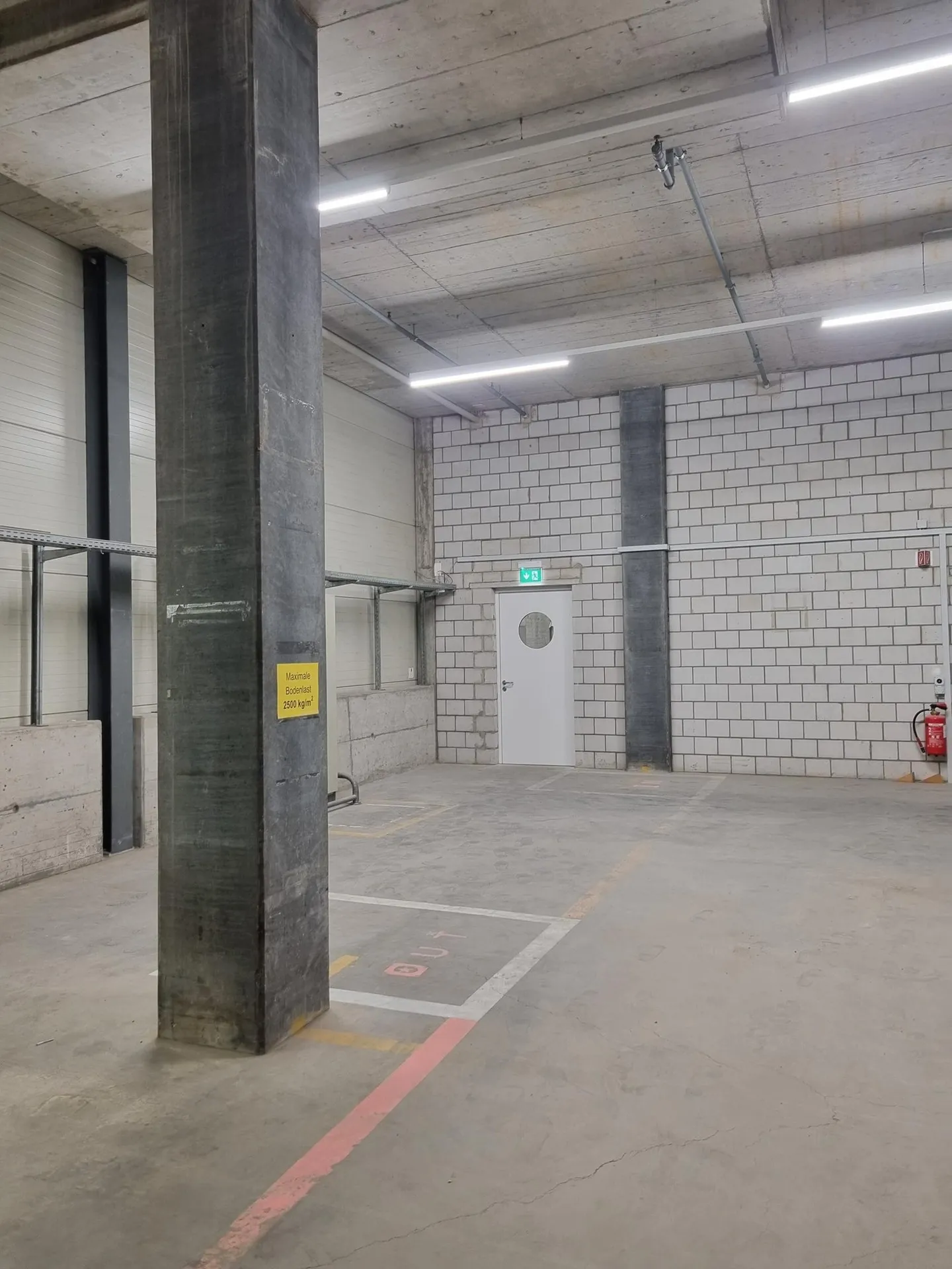 High-bay warehouse at Uferstrasse 70 - Photo 6 of 8