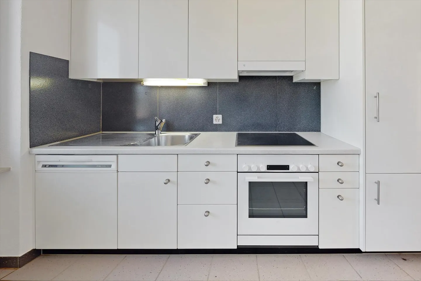 Apartment for rent - Photo 3 of 11