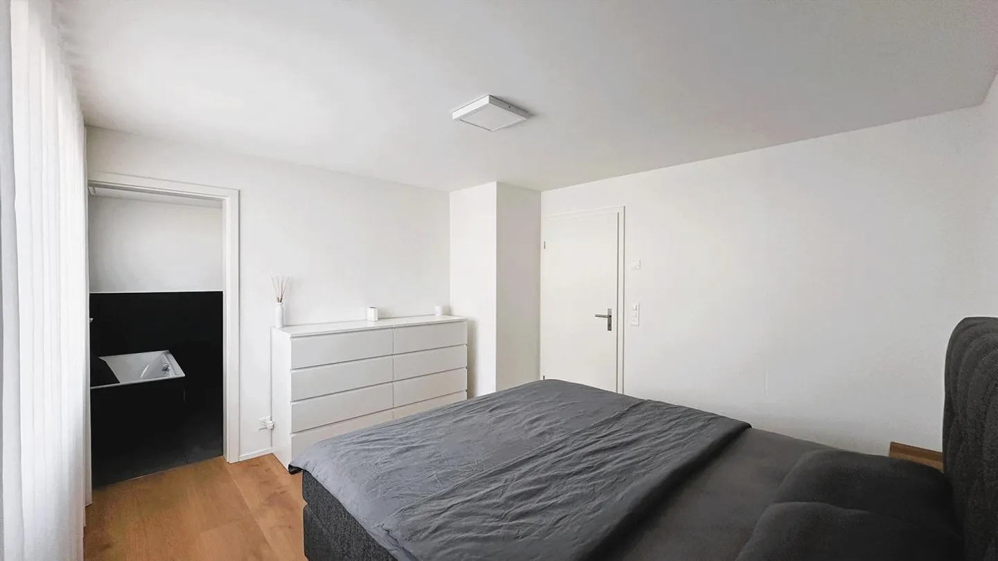 Appartement rénové avec balcon - Photo 8 sur 14