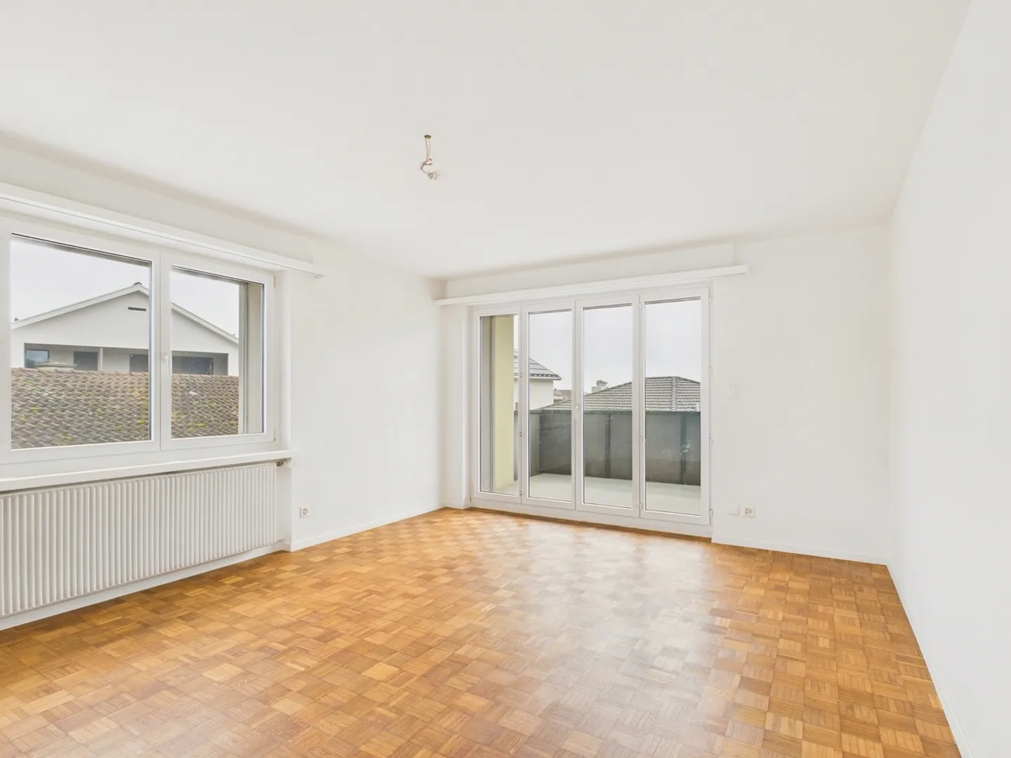 Moderno appartamento attico di 5,5 stanze con balcone ad Altstätten - Foto 1 di 12