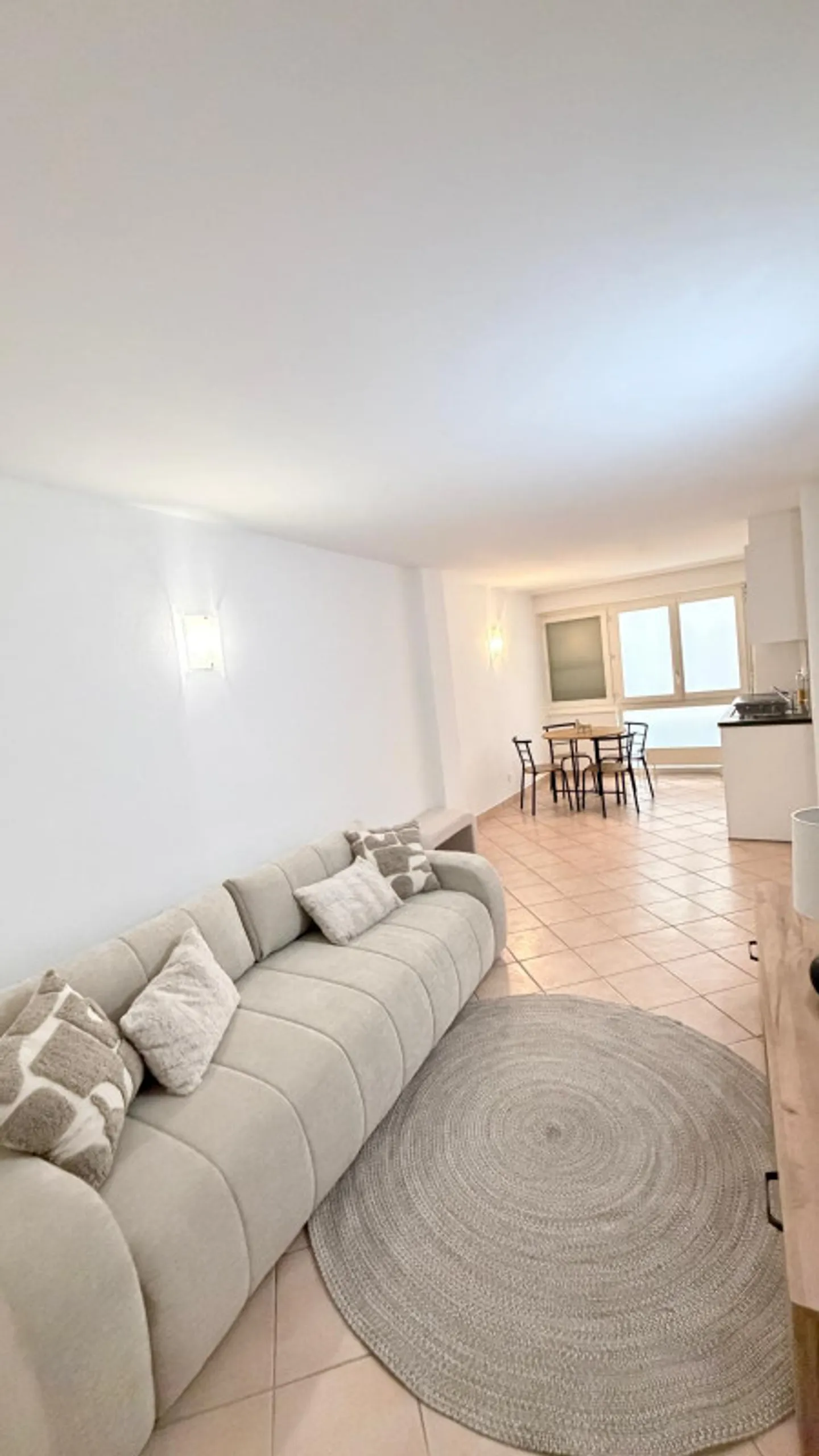 Helles möbliertes 1,5-Zimmer-Apartment – Zentrales Montreux – Flexible Mietdauer – CHF 1.600 inkl. Nebenkosten - Foto 15 von 16