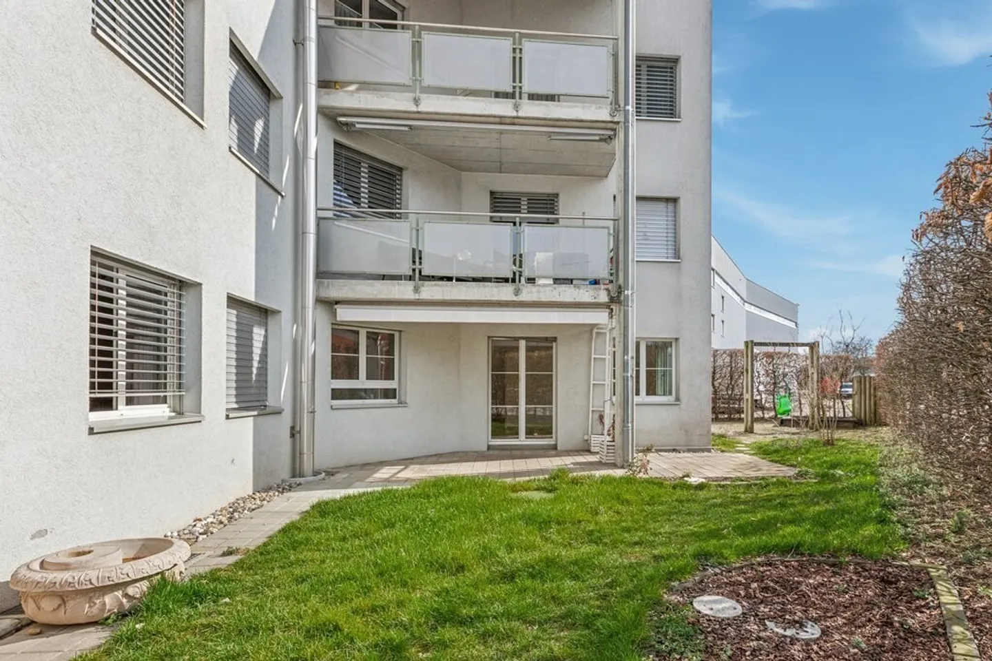 Central Apartment with Patio - Photo 8 of 8