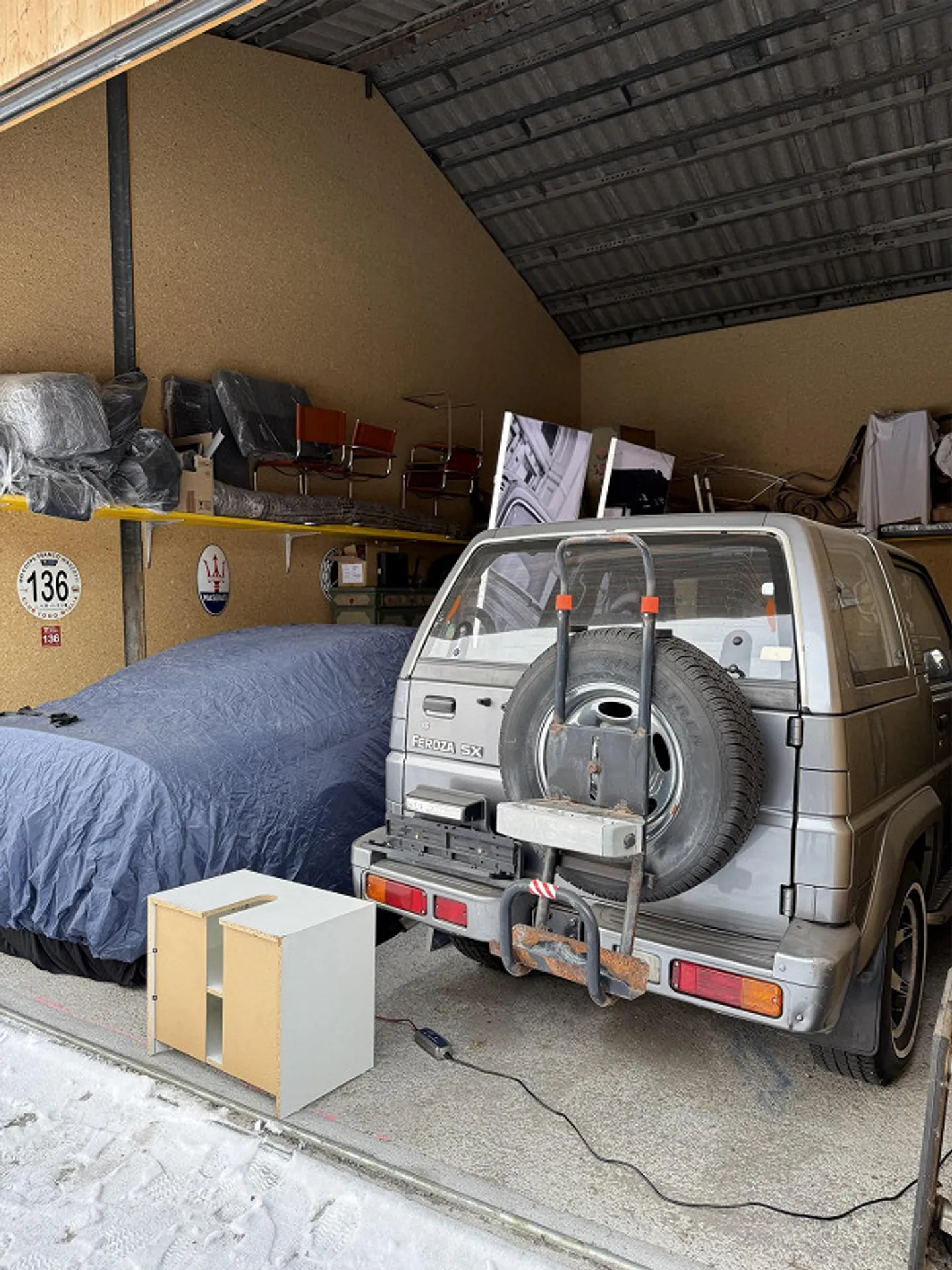 Grande boîte de rangement avec beaucoup d'espace - Photo 2 sur 3