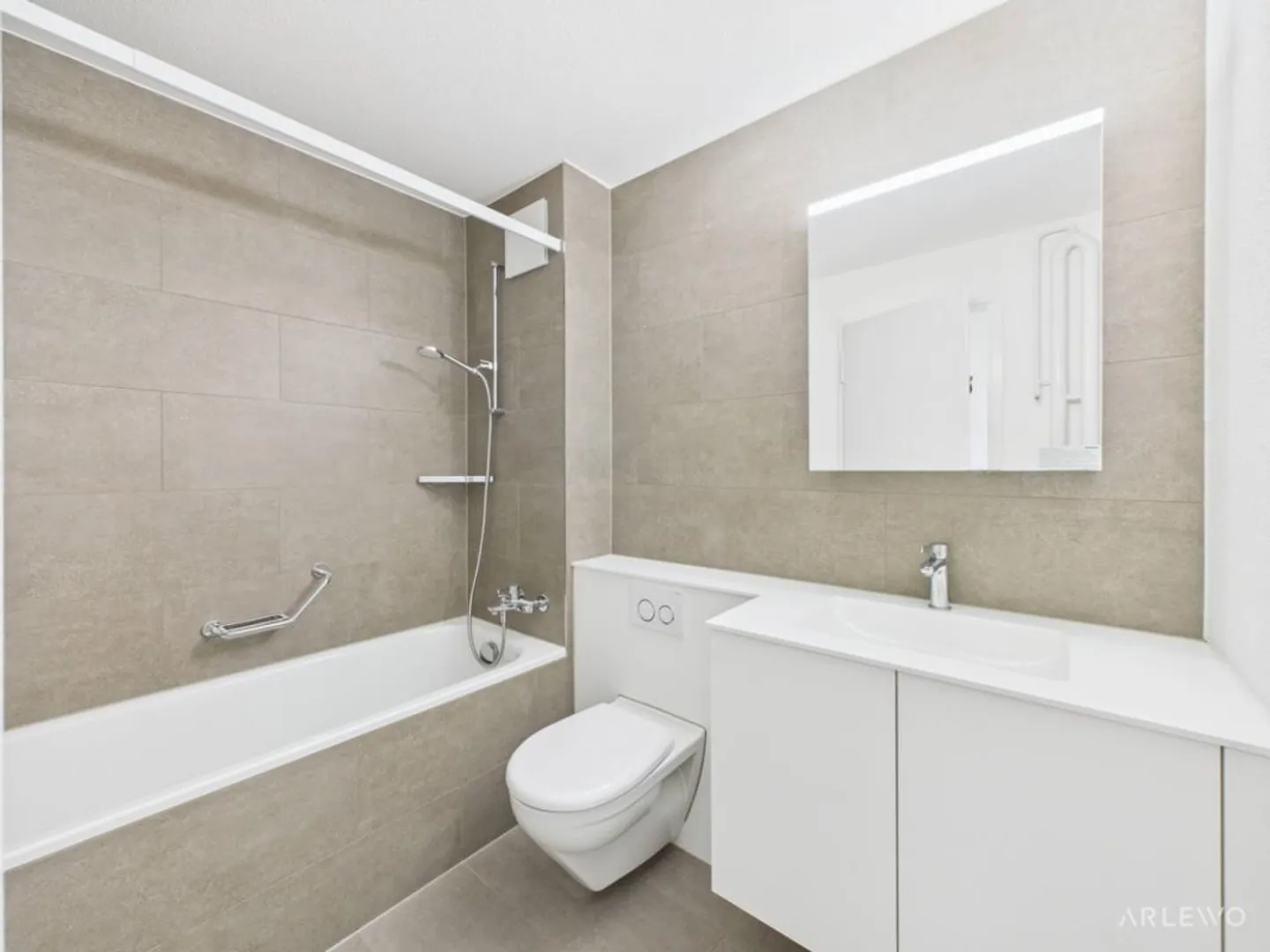 Appartement rénové dans le quartier populaire de Würzenbach - Photo 3 sur 10