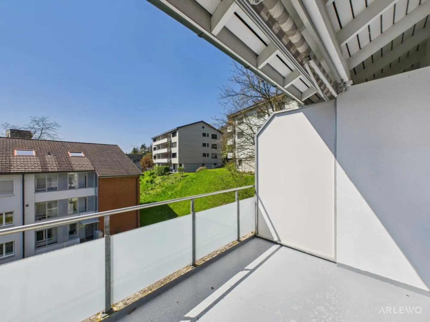 Appartement rénové dans le quartier populaire de Würzenbach - Photo 4 sur 10