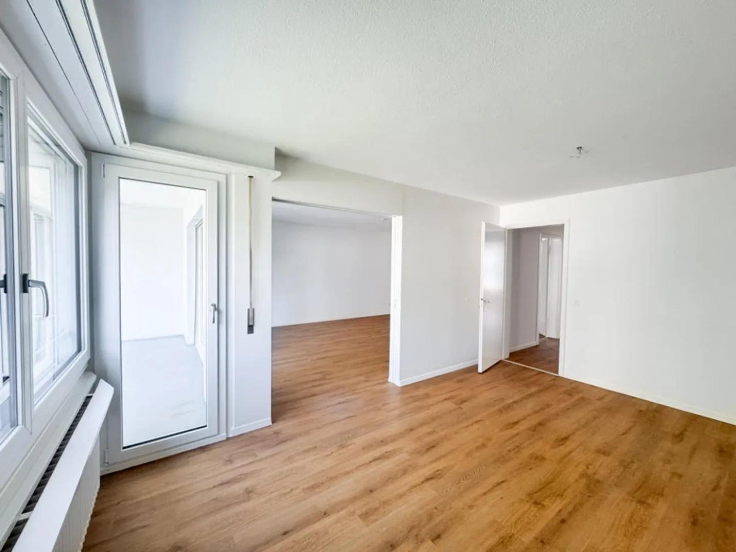 Appartement rénové dans le quartier populaire de Würzenbach - Photo 7 sur 10