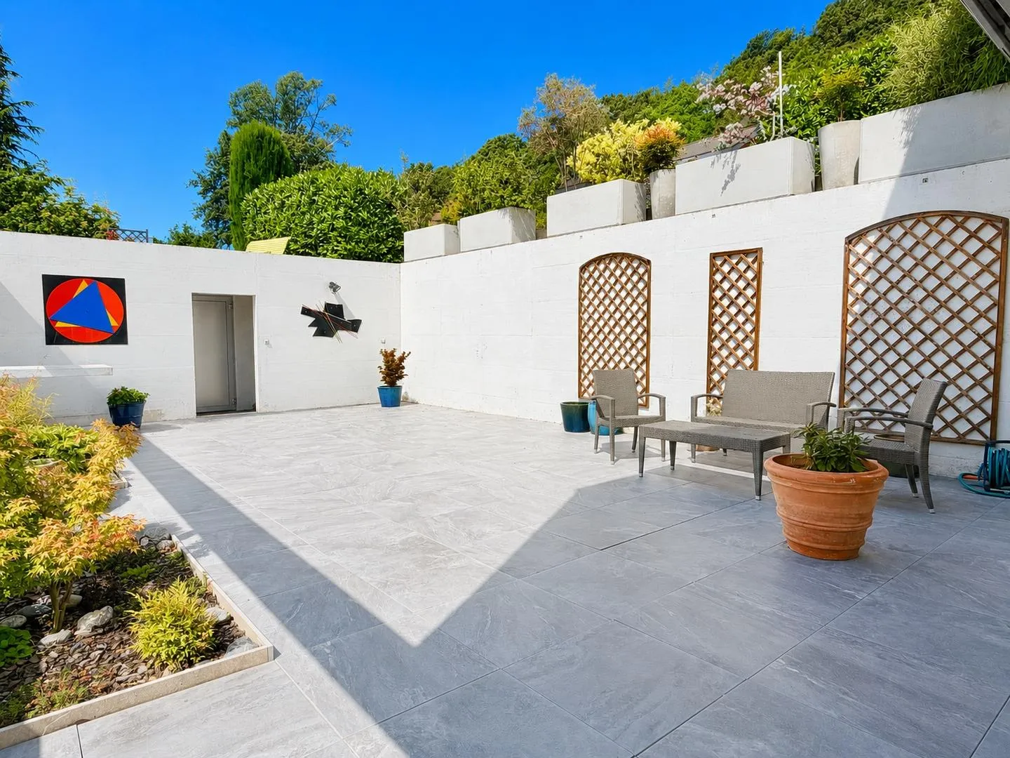 Contemporary Villa with Stunning Views - Photo 3 of 13