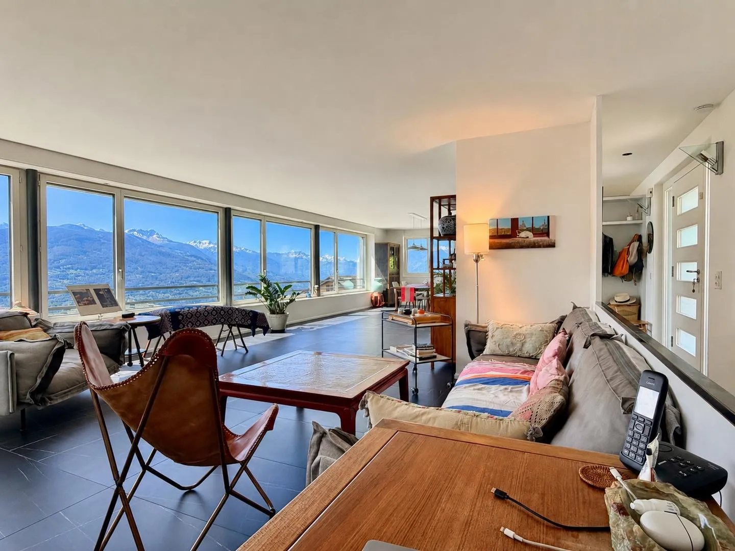 Contemporary Villa with Stunning Views - Photo 7 of 13