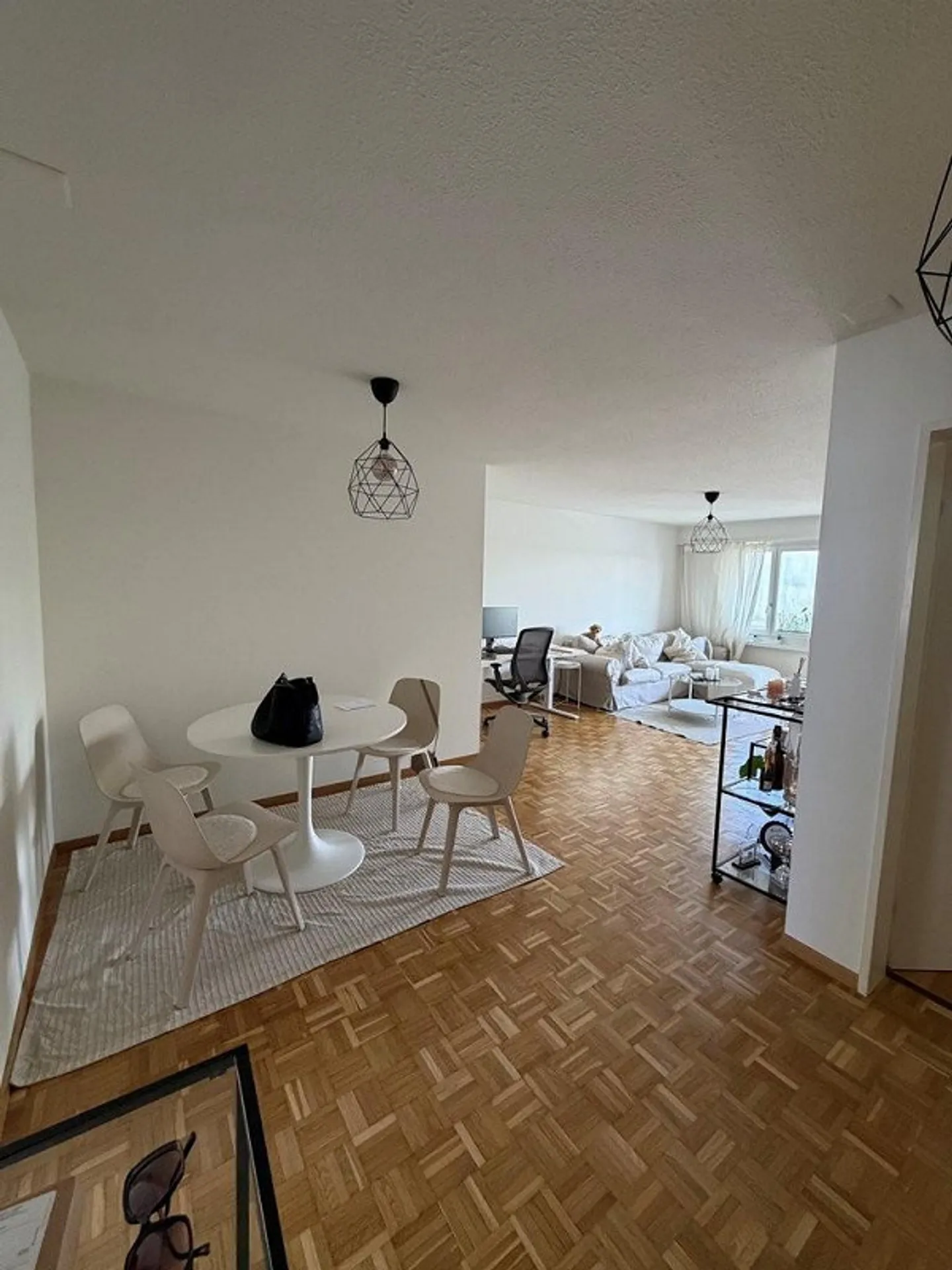 Bright and well-maintained 2.5-room apartment in a quiet and central location - Photo 2 of 8