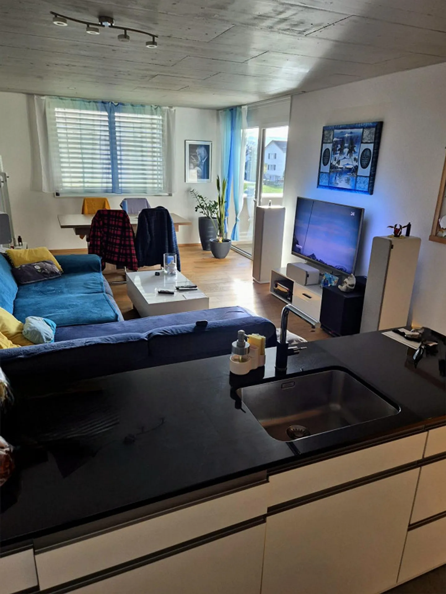 Appartamento tranquillo di 3,5 stanze nella migliore posizione - Foto 2 di 9