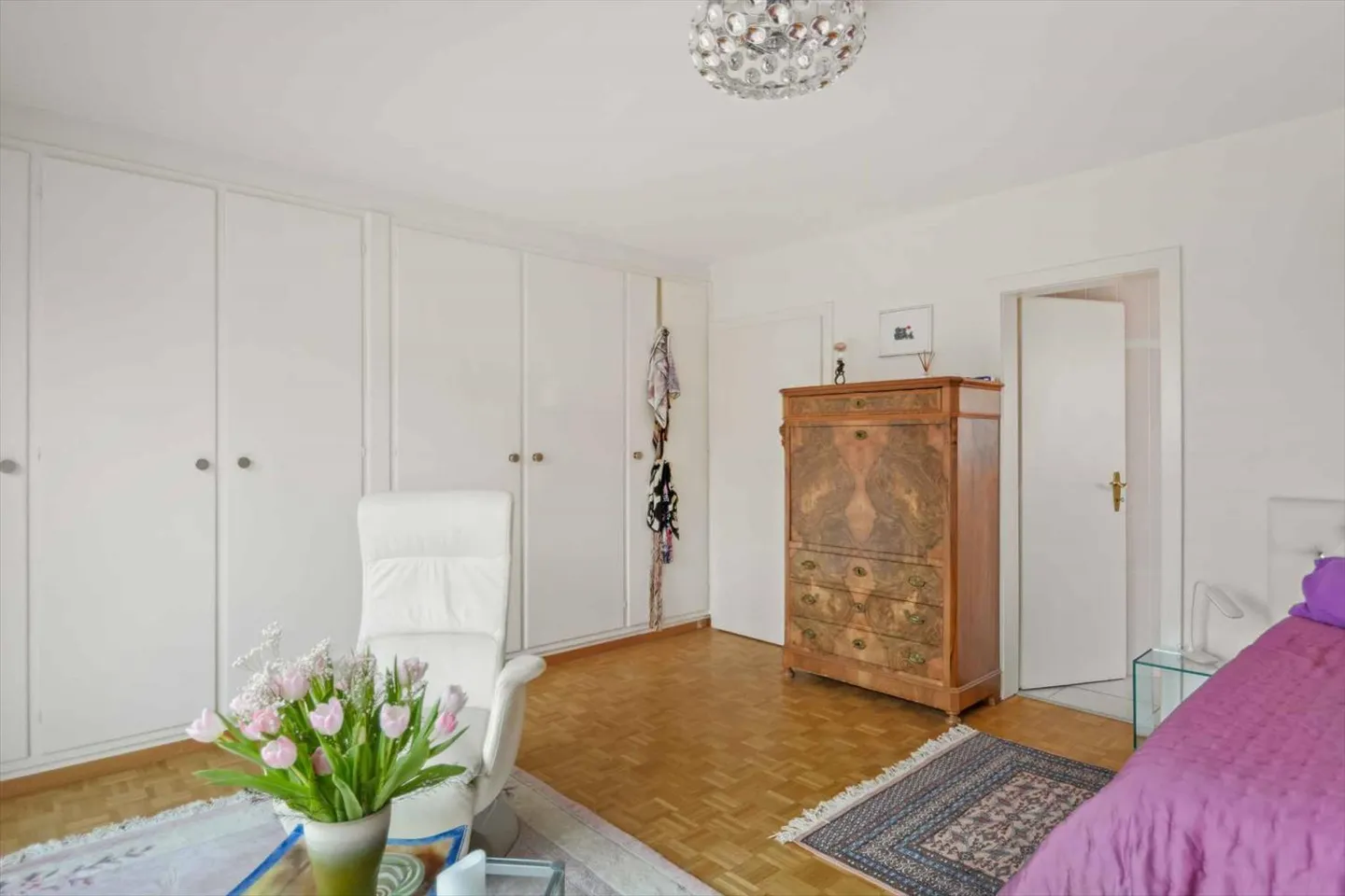 Charmantes Immobilie mit 8,5 Zimmern, Terrasse und großem Garten - Foto 8 von 13
