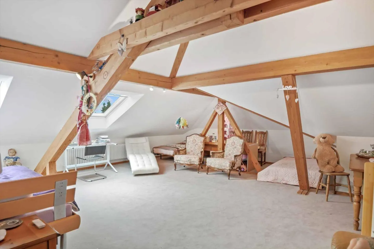 Charmantes Immobilie mit 8,5 Zimmern, Terrasse und großem Garten - Foto 10 von 13