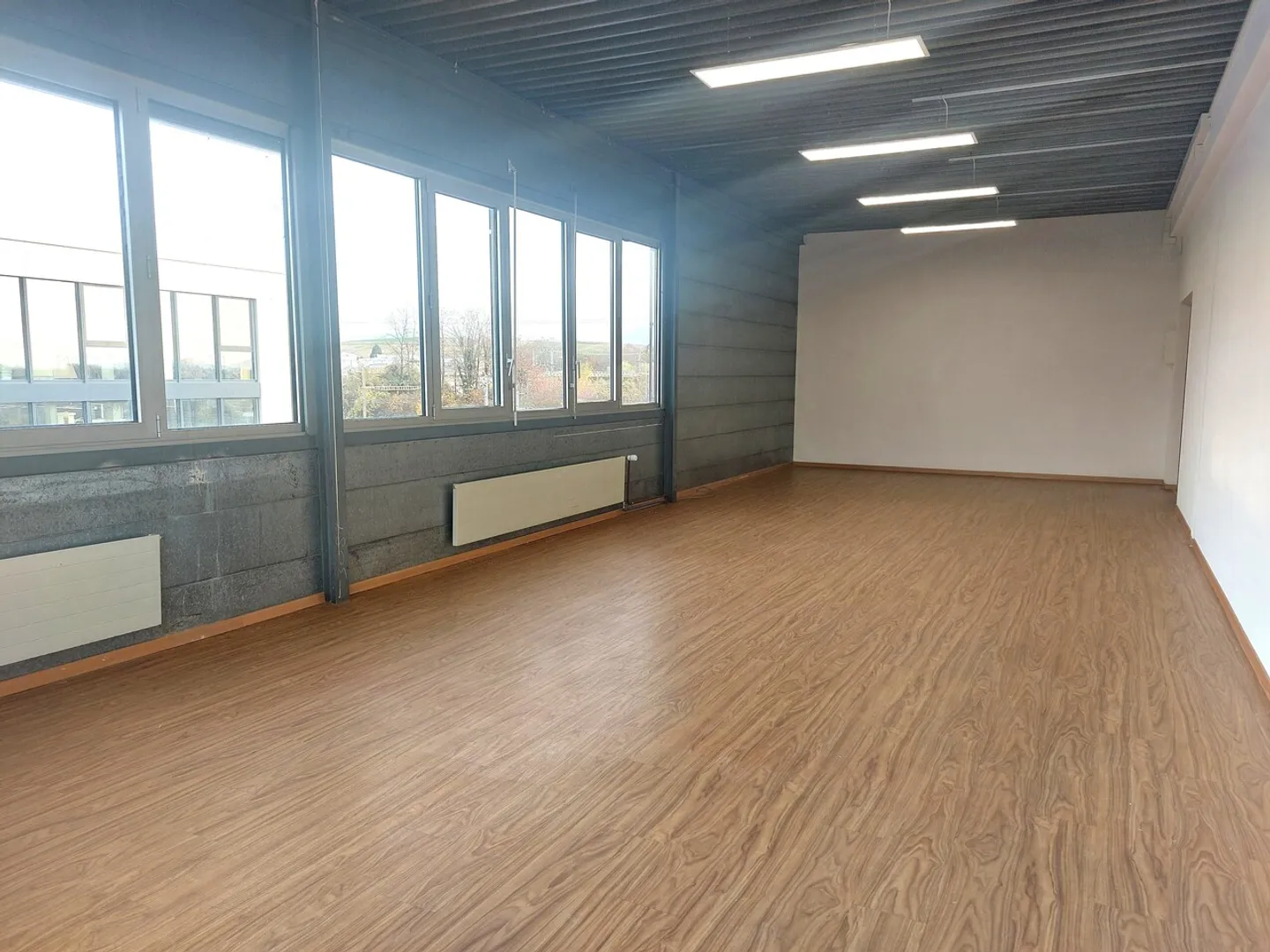 61 m2 Büro - Ladezone mit Plattform - Flexibler Mietvertrag - Foto 4 von 5